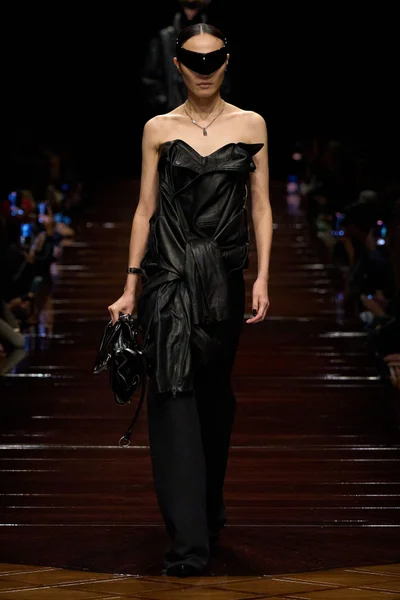 Look 43